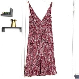 Fame and Partners Bella Georgette
Burgundy Sleeveless V-Neck Midi Dress Size 6